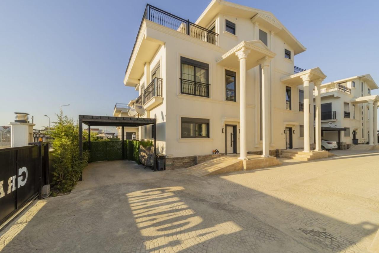 Exquisite With Private Pool In Belek Vilă *