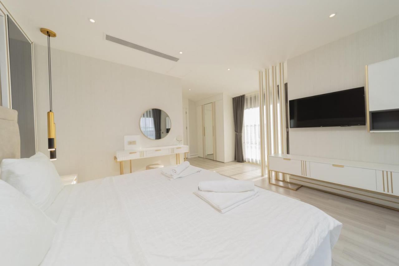 Exquisite With Private Pool In Belek Vilă